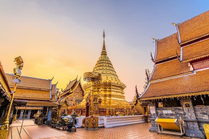Chiang Mai by Red Truck: Doi Suthep, Wat Pha Lat & Huay Kaew Half-Day