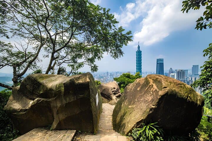 Top Taipei Highlights — Private Full-Day City Tour with Local Guide