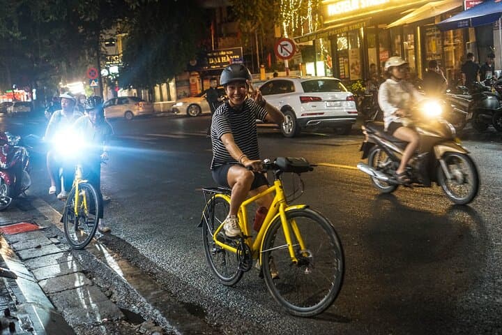 Hanoi Foodie Night Ride: Old Quarter Cycling & Street Food Tour photo 3
