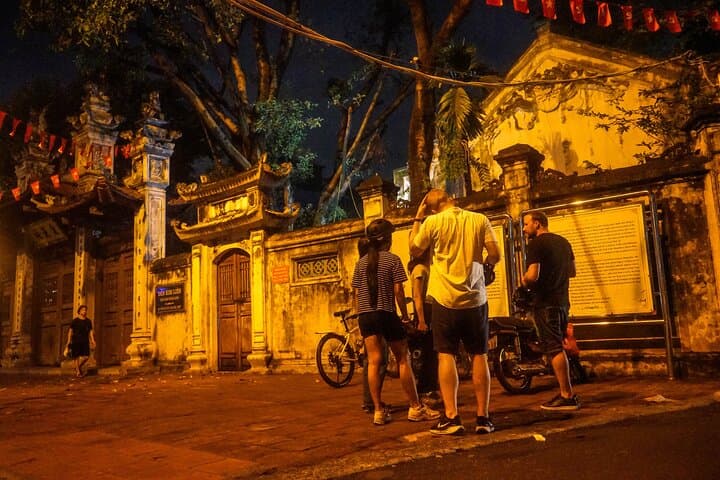 Hanoi Foodie Night Ride: Old Quarter Cycling & Street Food Tour photo 6