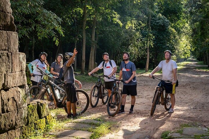 Sunrise at Angkor: Bike Tour and Jungle Breakfast in Siem Reap photo 6