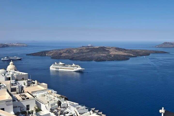Santorini Caldera Villages Small-Group Tour: Oia, Pyrgos & Imerovigli photo 4
