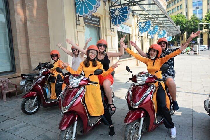 Women-Led Hanoi Motorbike Tour — Old Quarter to Red River Countryside