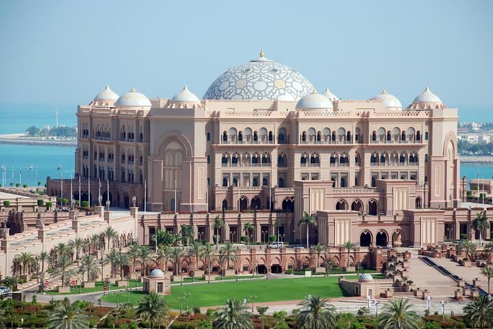 Private Abu Dhabi City Tour: Sheikh Zayed Mosque, Louvre & Heritage Village photo 3
