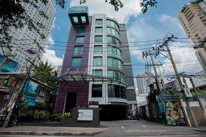 SuriyaSom Yoga & Guided Meditation — 60-Min Wellness Session in Bangkok photo 5