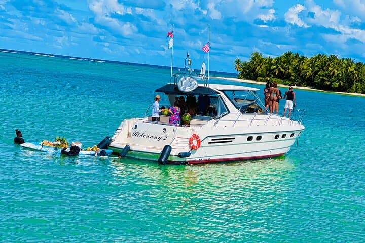 Punta Cana Private Yacht Morning: Snorkel, Natural Pool & Open Bar photo 2