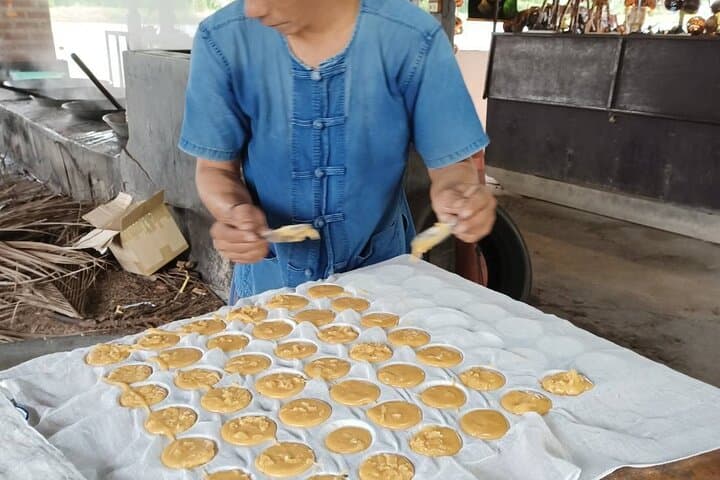 Maeklong & Damnoen Saduak Floating Markets with Ayutthaya Temples — Day Trip from Bangkok photo 3