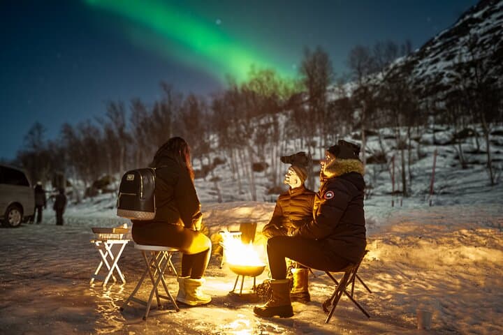 Tromsø Cruise Northern Lights Chase with Pickup & Free Pro Photos photo 4