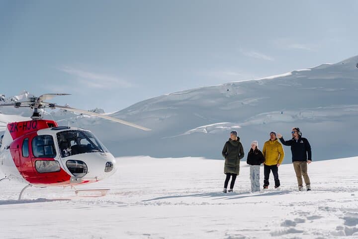 Twin Glacier Helicopter Flight: Fox and Franz Josef Snow Landing (35-Minute) photo 3