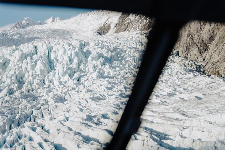 Twin Glacier Helicopter Flight: Fox and Franz Josef Snow Landing (35-Minute) photo 6