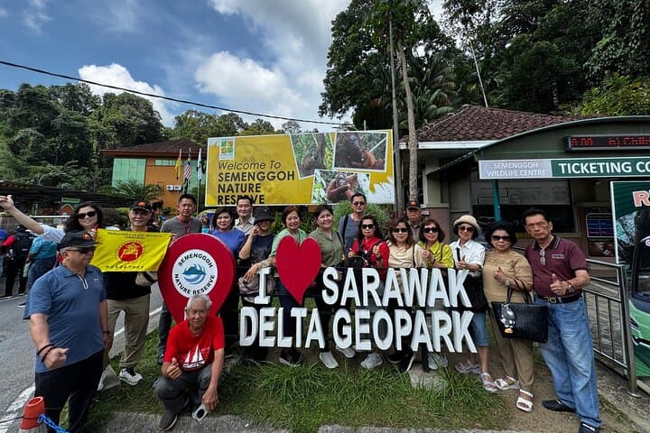 Semenggoh Orangutan Encounter and Annah Rais Longhouse Cultural Visit photo 4