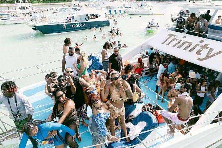 Punta Cana Hip-Hop Party Boat: Open Bar, Sandbar & Snorkel Cruise photo 4