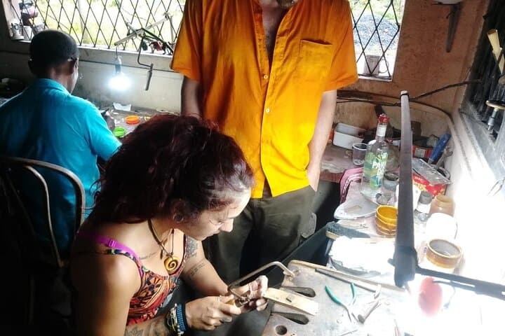 Galle Traditional Jewelry-Making Workshop: Craft Your Own Silver Piece photo 2