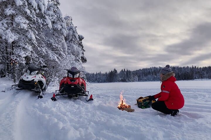 Private 2-Hour Snowmobile Tour in Rovaniemi — Family-Friendly Arctic Drive photo 2
