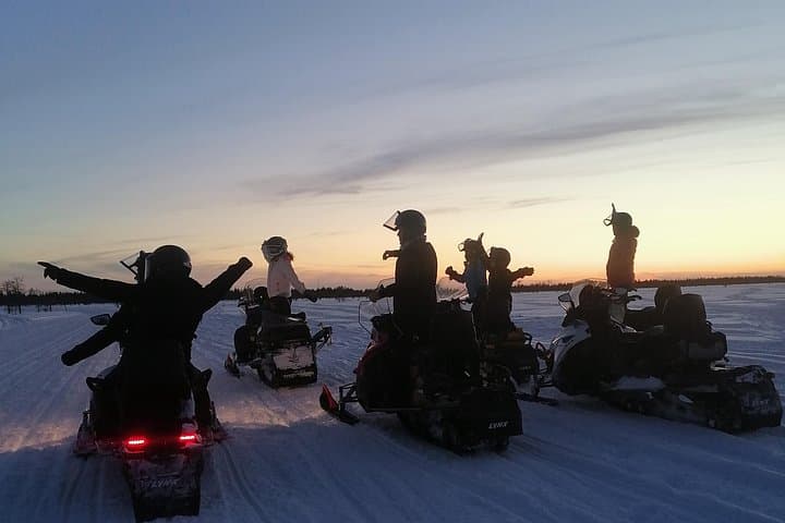 Private 2-Hour Snowmobile Tour in Rovaniemi — Family-Friendly Arctic Drive photo 1