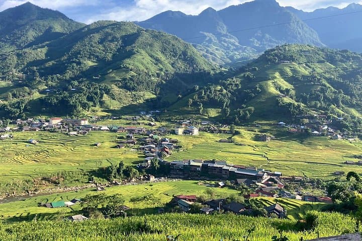 Sapa Half-Day Trek to Ta Van: Muong Hoa Terraces & H’Mong Village photo 1
