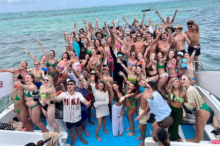 Punta Cana Sandbar Party Boat: Snorkel, Open Bar & Natural Pool Cruise photo 2