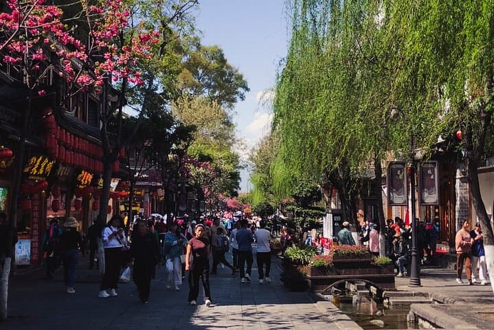 Dali Ancient City Authentic Food Tour — Old Town Walking & Local Snacks photo 2