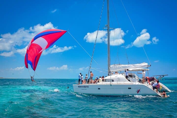 Isla Mujeres Catamaran Cruise: Snorkel, Open Bar & Ice Bar Day Trip photo 3