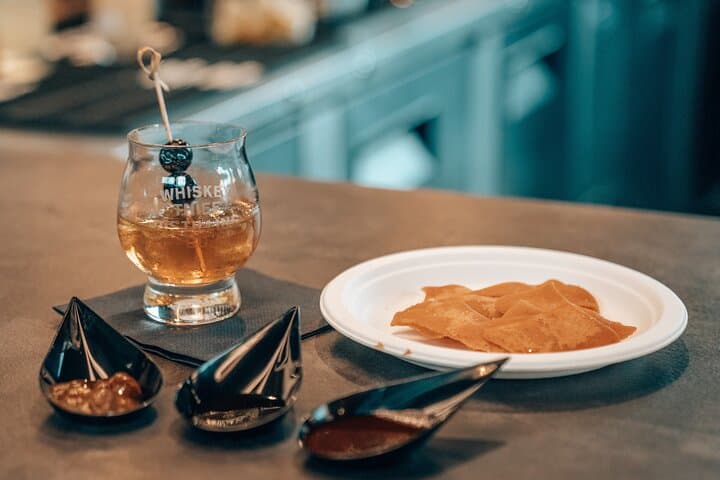 bourbon-trolley-louisville-distillery-tour-tasting-experience photo 6