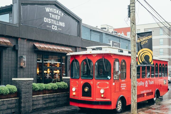 bourbon-trolley-louisville-distillery-tour-tasting-experience photo 4