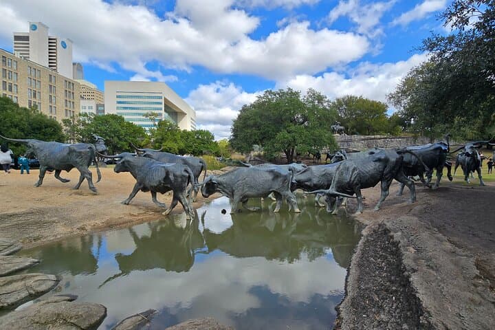 Downtown Dallas 4-Course Walking Food Tour: History, BBQ & Cocktail Option photo 4