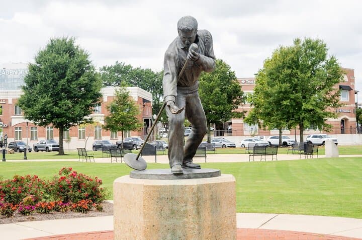 Elvis Tupelo Roots: Full-Day Private Tour from Memphis photo 2