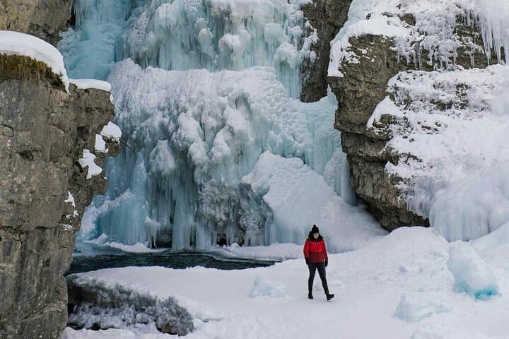 4-Day Banff Winter Adventure: Johnston Canyon Ice Walk, Gondola & 7 Lakes photo 3
