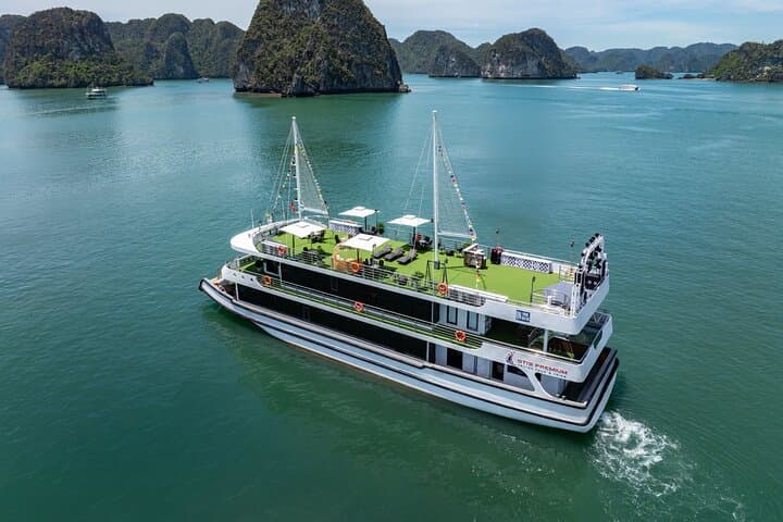 Ha Long Bay Luxury Day Cruise from Hanoi – 5-Star Kayak, Caves & Ti Top Island