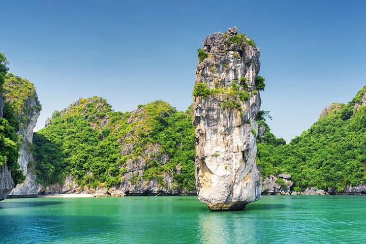 Halong Bay 4-Hour Shore Excursion: Cruise Among UNESCO Limestone Karsts photo 4