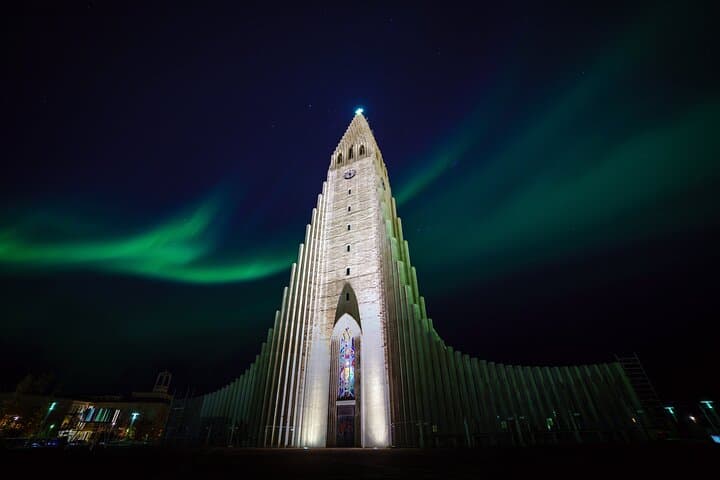 Reykjavik Northern Lights Small-Group Night Tour: Where to Watch Aurora from the City photo 4