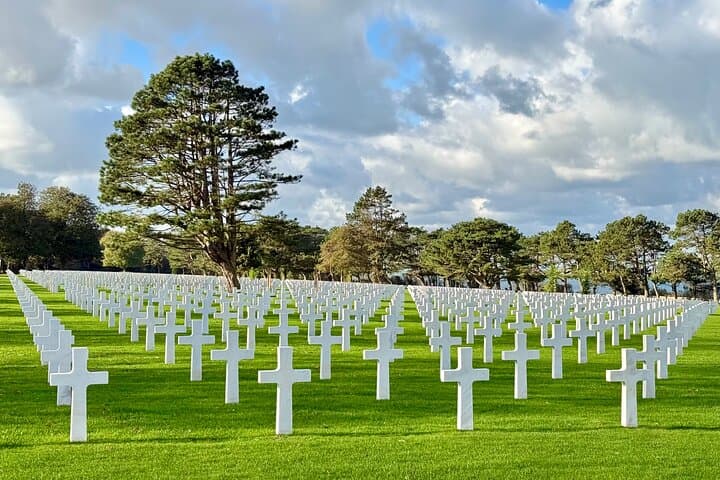Walk the Sand: Private Omaha Beach & Pointe du Hoc D‑Day Tour photo 3