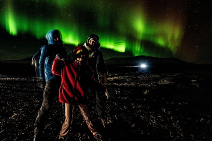 Reykjavik Northern Lights Small-Group Night Tour: Where to Watch Aurora from the City