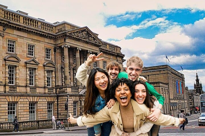 Conquer Edinburgh New Town: Self-Guided Treasure Hunt & Historic Walk