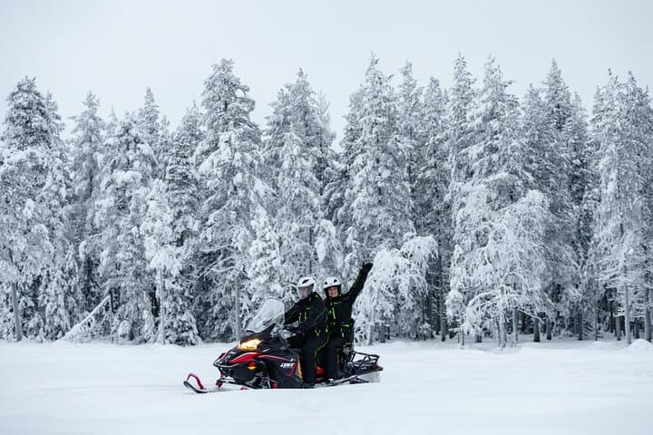 Private 4-Hour Snowmobile Adventure in Rovaniemi — Guided Lapland Safari photo 4