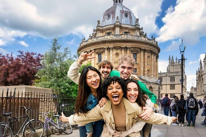 Conquer Oxford: Self-Guided City Walk & Interactive Treasure Hunt