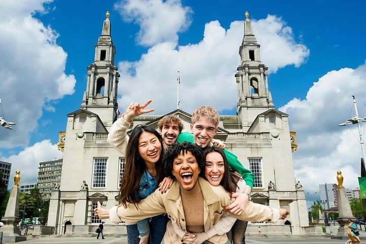Leeds Quest — Self-Guided City Walk & Immersive Treasure Hunt in Leeds City Centre