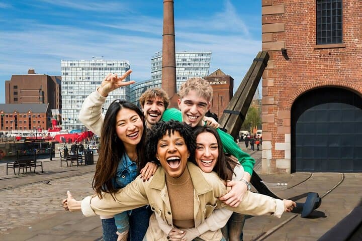 Liverpool Quest: Self-Guided Treasure Hunt & Walking Tour