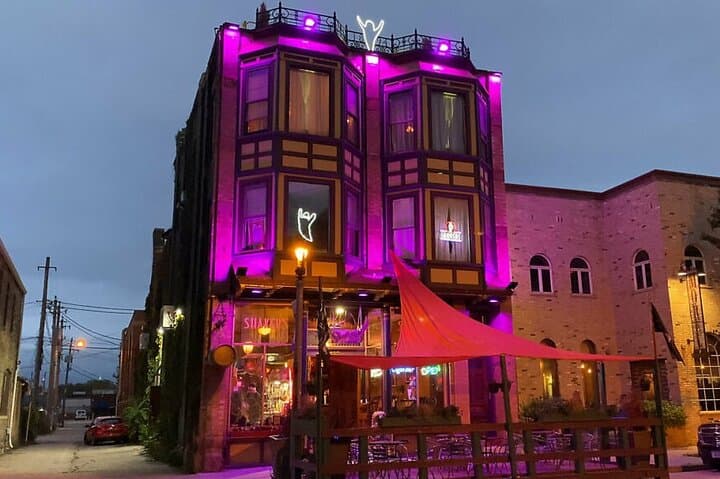 Shakers Historical Ghost Tour Milwaukee: Walker's Point Haunted Bar Experience photo 5