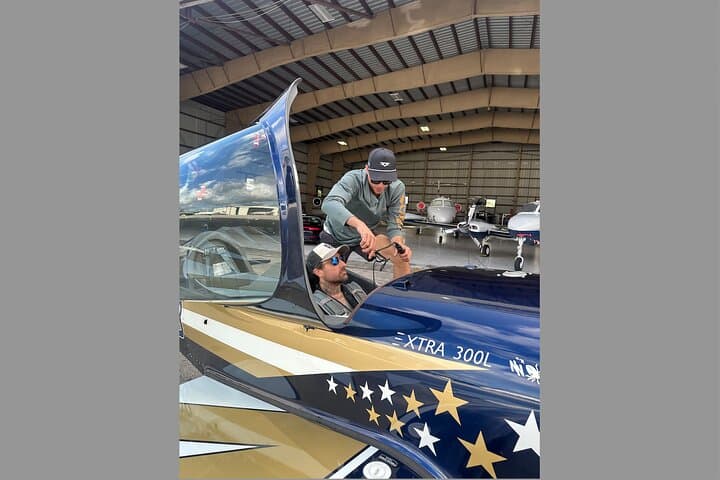 Aerobatic Flight Experience in Fort Lauderdale: Extra 300L Loops, Rolls & High‑G Training photo 3