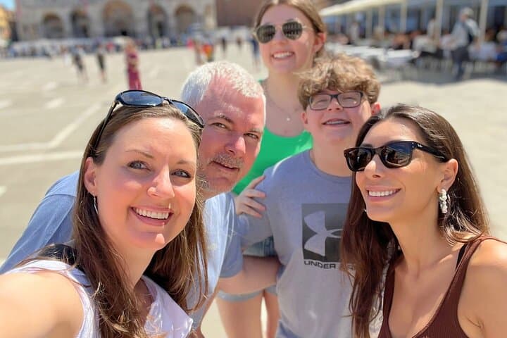 Venice Private Walking Tour and Cicchetti Food Tasting photo 4