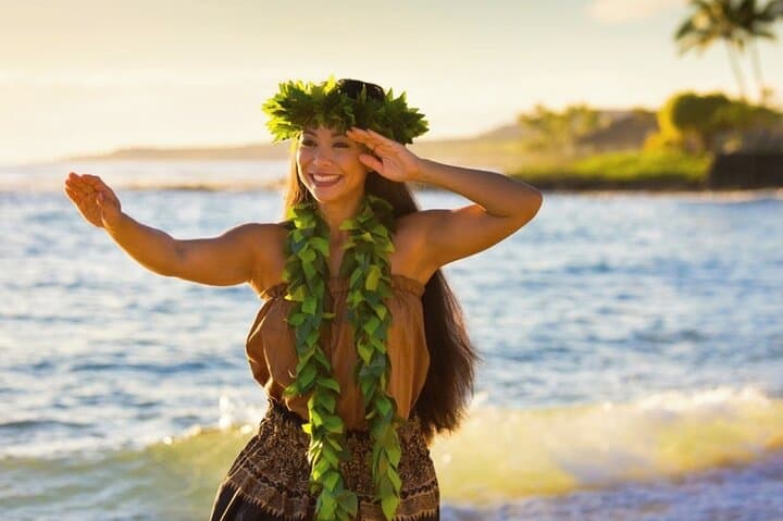 Oahu Circle Island Tour — Snorkel, Dole Plantation & North Shore Food Stops photo 1
