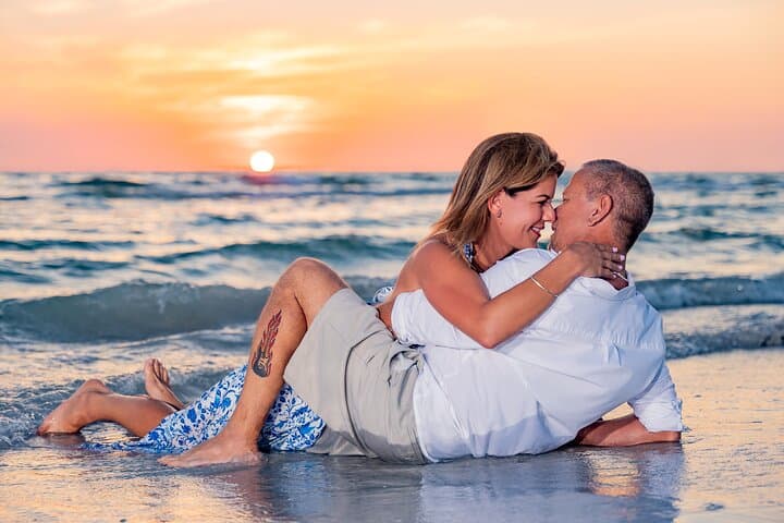 Sunset Beach Portraits: 30-Minute Express Photoshoot on St. Pete Beach photo 2