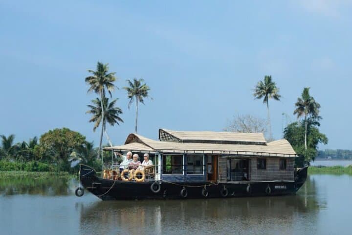 Alleppey Houseboat Overnight Cruise: Private Overnight Backwater Experience from Kochi photo 2
