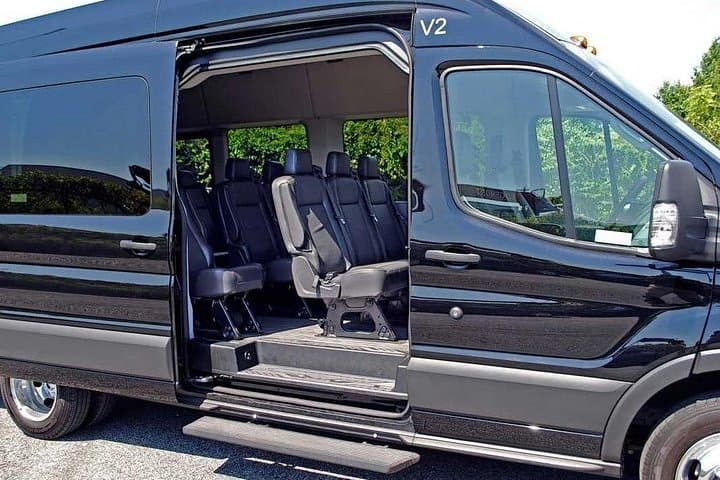 Philadelphia to Wilmington Shuttle Transfer — Reliable PHL to ILG Airport Shuttle photo 2