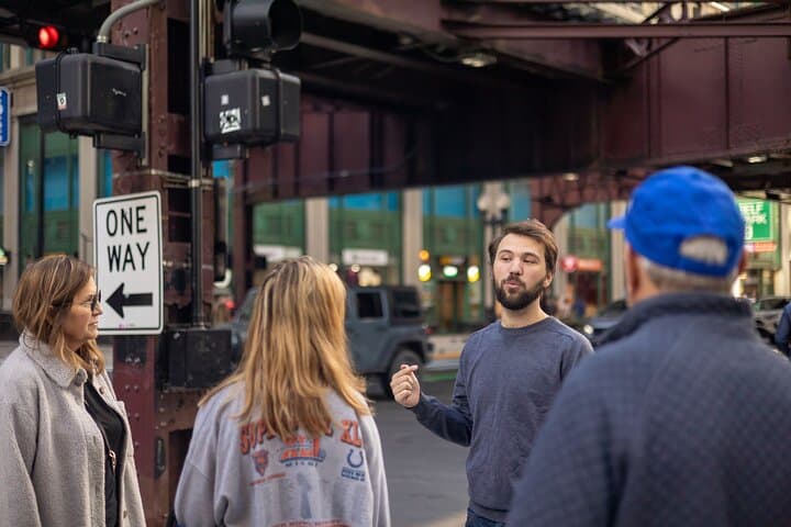 Chicago Architecture and True Crime Tour — Christmas Edition: Indoor Loop Walk from Palmer House to Christkindlmarket photo 2