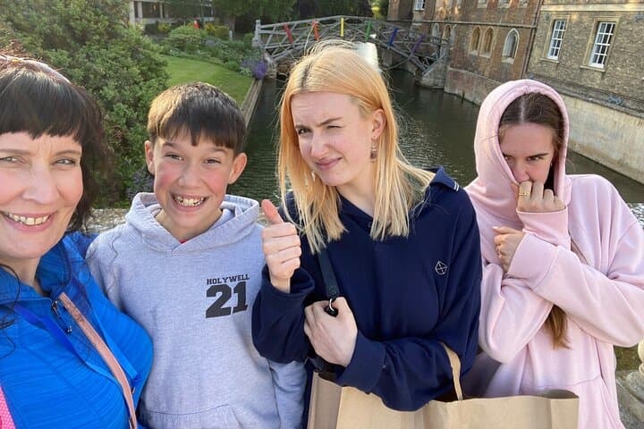 Cambridge Long Puzzling Adventure Scavenger Hunt: Interactive Historic Walking Tour