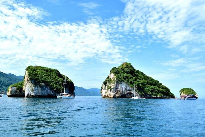 Open-Bar Boat Tour to Los Arcos, Las Animas & Quimixto — Snorkel, Beach & Jungle Waterfall photo 1