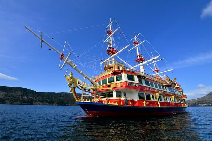 Private Hakone Day Trip from Yokohama Port: Ropeway, Owakudani & Lake Ashi photo 3