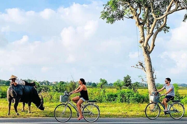 Hoi An Bike Tour — Tra Nhieu & Kim Bong: Crafts, Bamboo Basket Boats & Local Lunch
